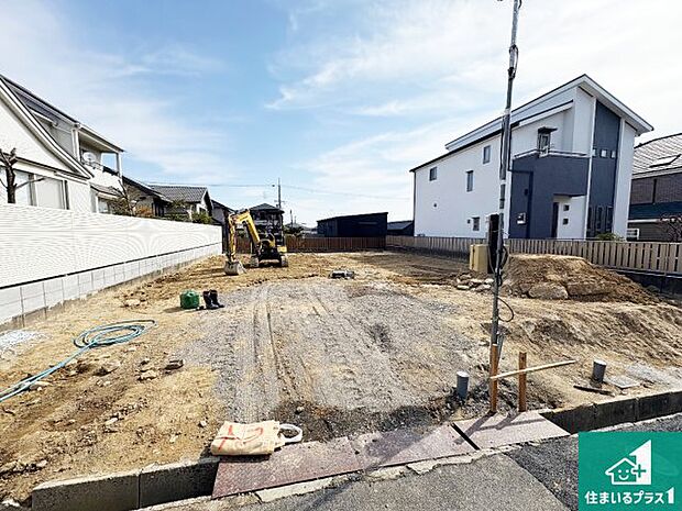 【外観】周辺は落ち着いた街並みの住宅地!子育てがしやすい住環境です!まだ未完成ですが、現地でしかわからない事もございます。是非一度ご覧ください。