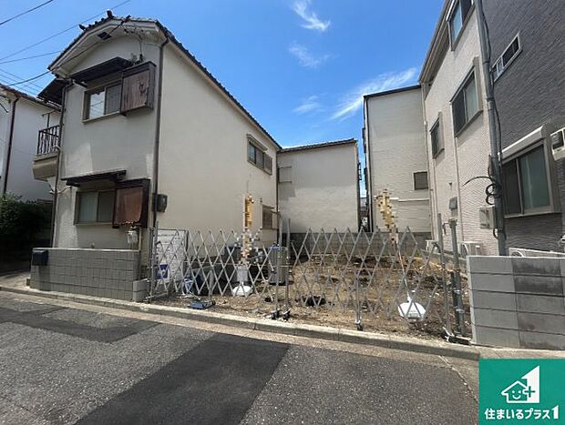 【外観】周辺は落ち着いた街並みの住宅地！子育てがしやすい住環境です！まだ未完成ですが、現地でしかわからない事もございます。是非一度ご覧ください。