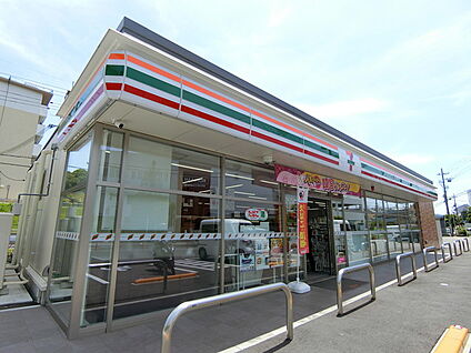 セブンイレブン 枚方香里ケ丘店 徒歩300m