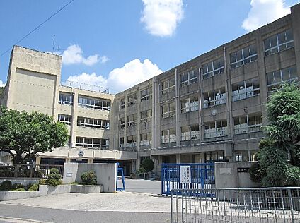 島本町立第二中学校 徒歩992m