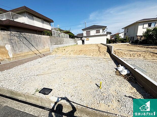 【外観】現在建築中！落ち着いた街並みで新生活を始めることが出来そう！周辺の物件も併せてご紹介させて頂きます！