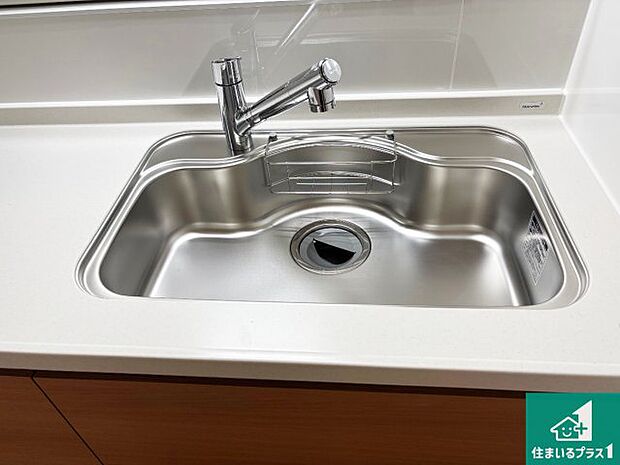【キッチン水栓】浄水器を内蔵！炊飯時、お茶を作る時に安心してお水を使えます！お湯と冷水、浄水と原水、シャワーの切替えもワンタッチです！