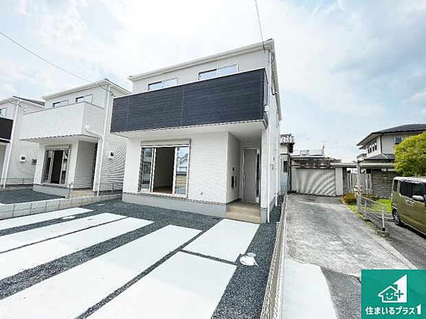 【外観】安心の10年保証！外観を美しく保ち、雨水で汚れを落とします！気になることがありましたら、お気軽にお問い合わせください！