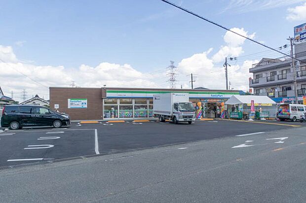 ファミリーマート 枚方田口二丁目店