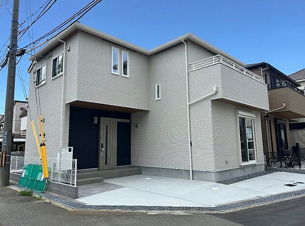 【外観】安心の10年保証！外観を美しく保ち、雨水で汚れを落とします！気になることがありましたら、お気軽にお問い合わせください！