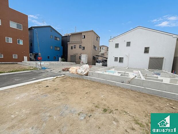 【外観】周辺は落ち着いた街並みの住宅地！子育てがしやすい住環境です！まだ未完成ですが、現地でしかわからない事もございます。是非一度ご覧ください。