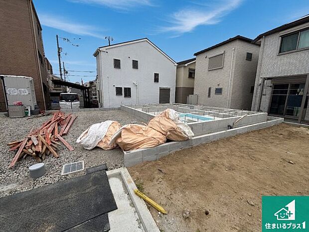 【外観】周辺は落ち着いた街並みの住宅地！子育てがしやすい住環境です！まだ未完成ですが、現地でしかわからない事もございます。是非一度ご覧ください。