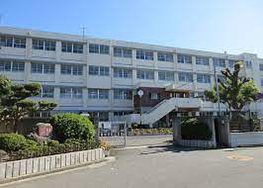 羽曳野市立高鷲中学校