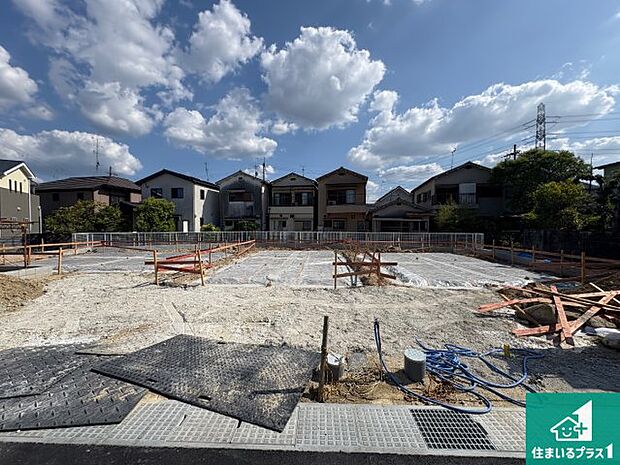 【外観】現在建築中！落ち着いた街並みで新生活を始めることが出来そう！周辺の物件も併せてご紹介させて頂きます！
