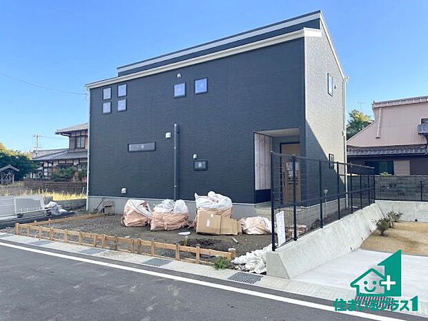 【外観】現在建築中!落ち着いた街並みで新生活を始めることが出来そう!周辺の物件も併せてご紹介させて頂きます!