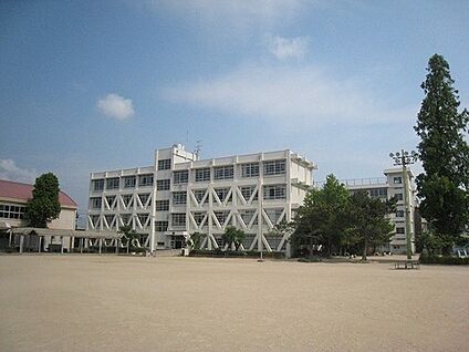 尼崎市立浜田小学校 徒歩531m