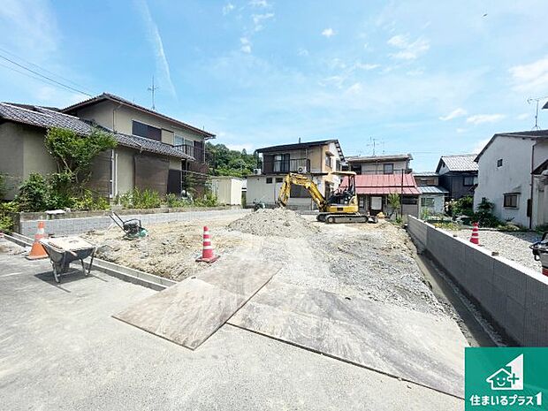 【外観】現在建築中！落ち着いた街並みで新生活を始めることが出来そう！周辺の物件も併せてご紹介させて頂きます！