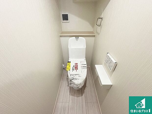 【トイレ】1・2階の2ヶ所にあるので、朝の忙しい時間の順番待ちもなく、深夜の利用にも大変便利です。