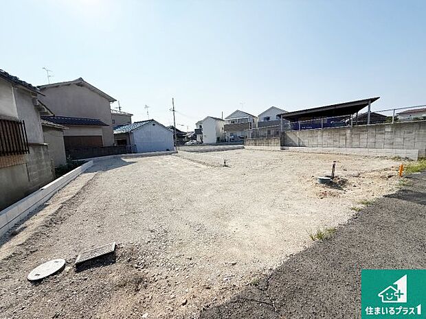 【外観】周辺は落ち着いた街並みの住宅地!子育てがしやすい住環境です!まだ未完成ですが、現地でしかわからない事もございます。是非一度ご覧ください。