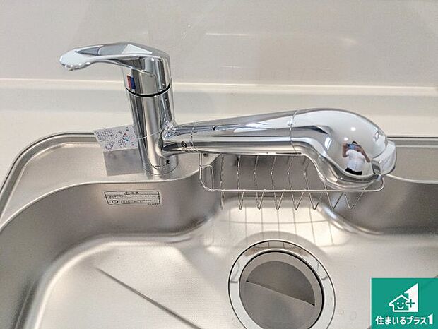 【キッチン水栓】浄水器を内蔵！炊飯時、お茶を作る時に安心してお水を使えます！お湯と冷水、浄水と原水、シャワーの切替えもワンタッチです！