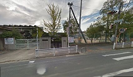 平群町立平群小学校 徒歩500m