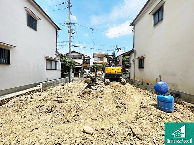 【外観】周辺は落ち着いた街並みの住宅地！子育てがしやすい住環境です！まだ未完成ですが、現地でしかわからない事もございます。是非一度ご覧ください。