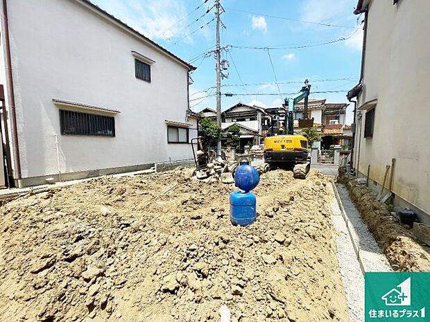【外観】周辺は落ち着いた街並みの住宅地!子育てがしやすい住環境です!まだ未完成ですが、現地でしかわからない事もございます。是非一度ご覧ください。