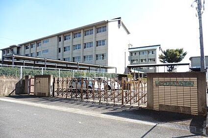 広陵町立広陵中学校 徒歩2400m