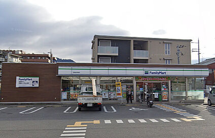 ファミリーマート 奈良紀寺西店 徒歩300m