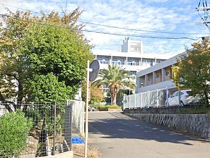 箕面市立第三中学校 徒歩800m
