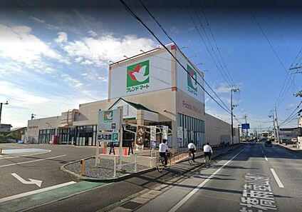 フレンドマート 彦根小泉店 徒歩600m