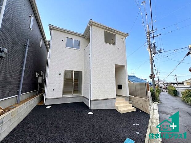 【外観】安心の10年保証!外観を美しく保ち、雨水で汚れを落とします!気になることがありましたら、お気軽にお問い合わせください!