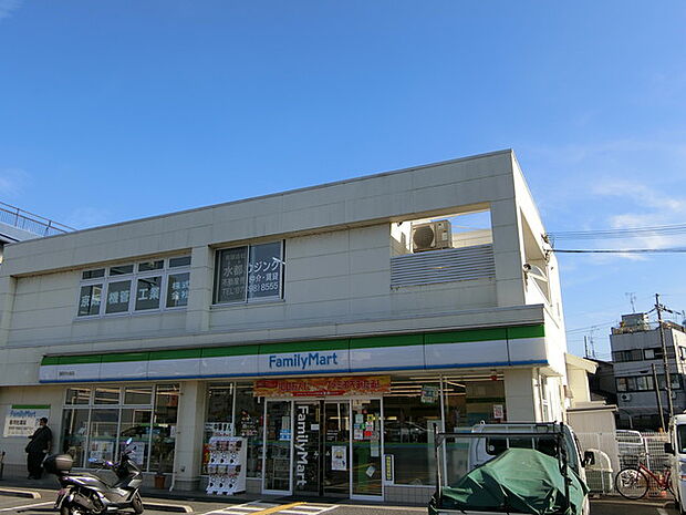 ファミリーマート 関西外大前店
