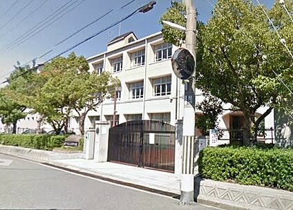 神戸市立広陵中学校 徒歩720m