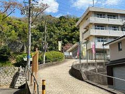 舞鶴市立城南中学校 徒歩550m