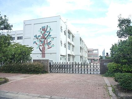 草津市立草津小学校 徒歩1300m