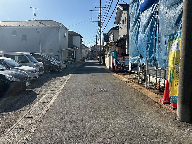 前面道路・東側公道幅員約４ｍ