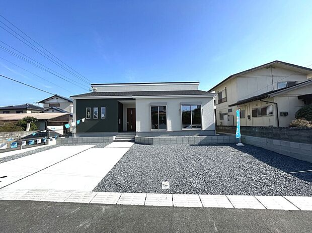 お掃除楽々、将来も安心の平屋建て！