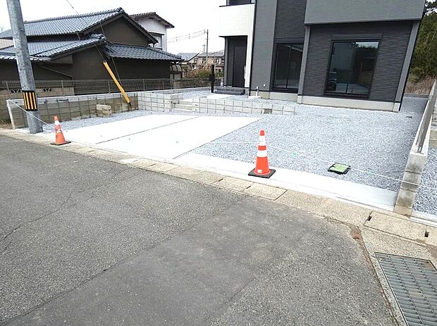 【1号棟】駐車並列4台可!