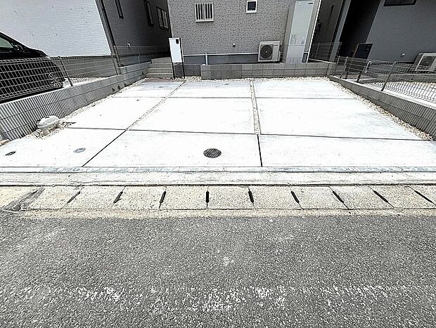 【2号棟】駐車並列2台可!