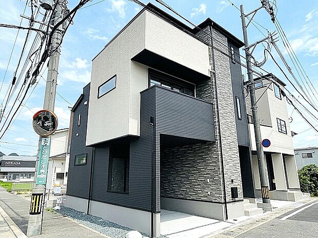 【2号棟】駐車場はビルトイン!