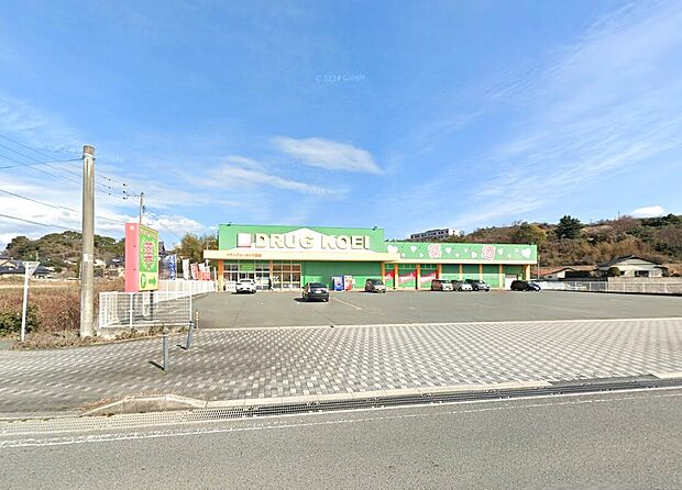 ドラッグコーエイ川宮店(約750m)