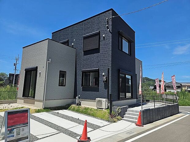 【【4号地】外観】駐車2台可！