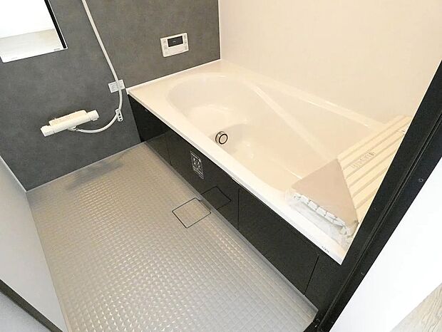 【浴室】広々お風呂でほっとひといき!浴室乾燥暖房付き。