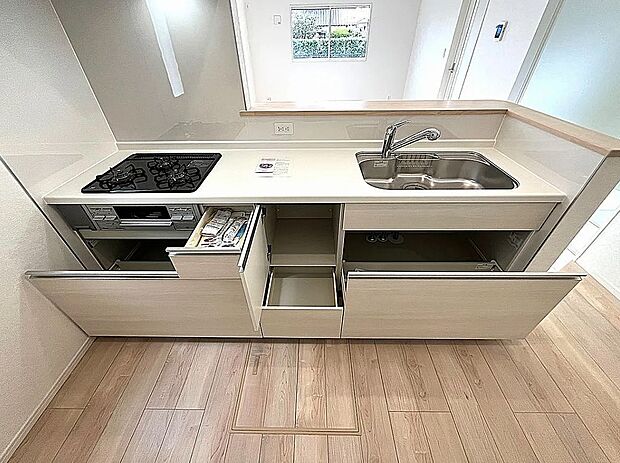 【【2号棟】キッチン】収納豊富なシステムキッチン！