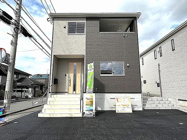 【【2号棟】外観】角地で陽当たり良好+開放感有り！