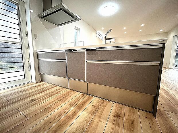 【キッチン】お洒落な色合いのキッチン!食洗器付き♪