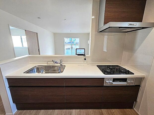 【【1号棟】キッチン】木目調のお洒落なキッチン！