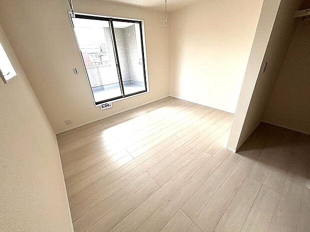 【2階7.75帖洋室】主寝室にピッタリのゆったりとしたお部屋！