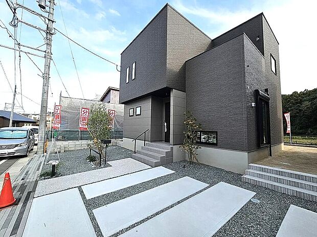 【【4号地】外観】土地面積200m2超のゆとりのある敷地で駐車スペースも広々！