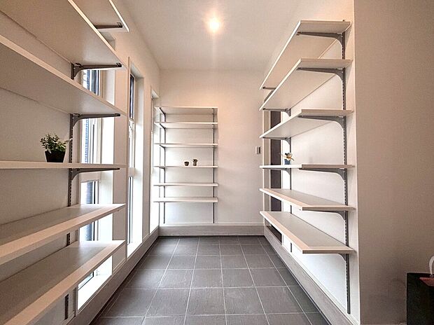 【【4号地】シューズクローク】玄関・ホール・洗面脱衣室から出入りできる便利な広々シューズインクローク!