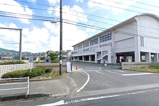 基山町立基山中学校（約1,500m）