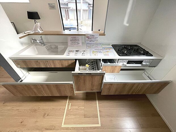 【キッチン】木目調のお洒落なキッチン！食洗機付き♪