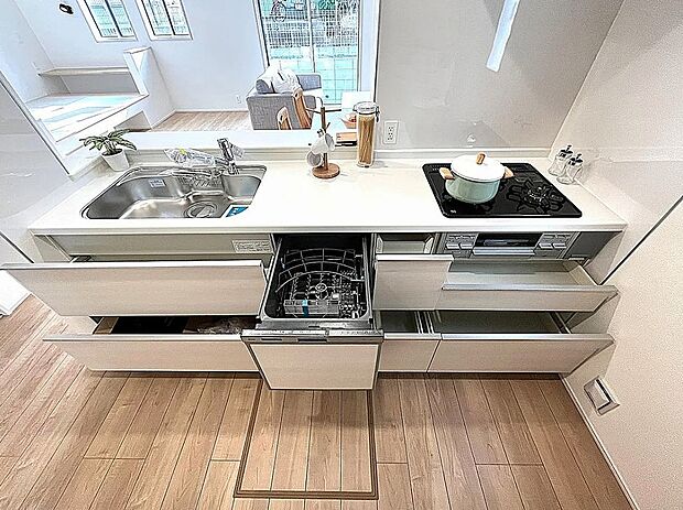 【【2号棟】キッチン】収納豊富、食器洗浄乾燥機付き！