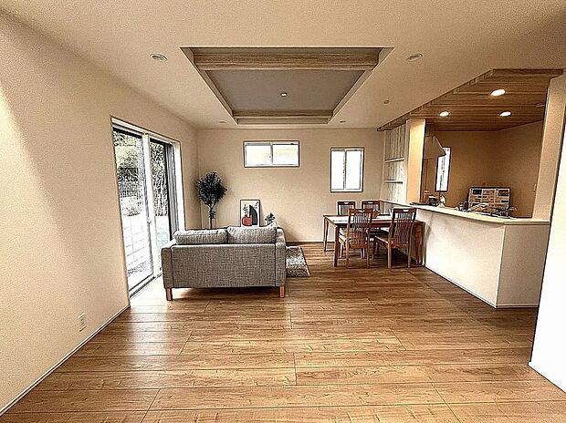 【【2号棟】リビング】LDK+畳マルチスキップで広々19帖！